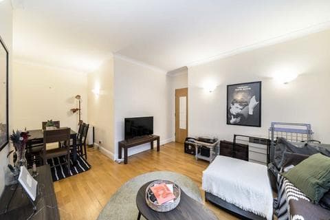Belvedere Road, London SE1