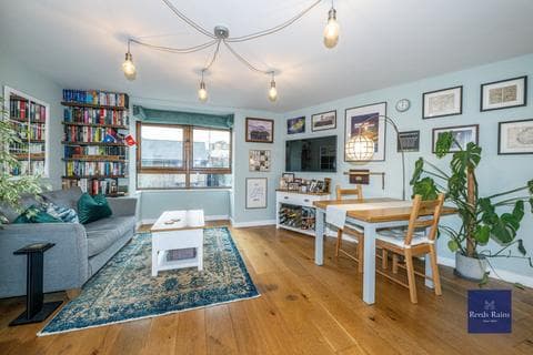 McAuley Close, London SE1